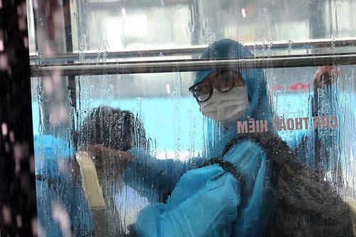 Người dân ở ổ dịch từng nóng nhất Hà Nội hết thời gian cách ly tập trung trở về