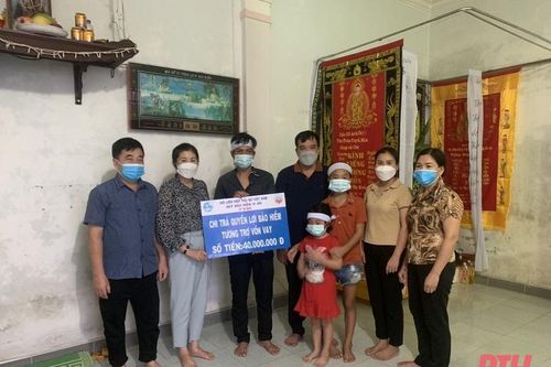Chi trả quyền lợi Bảo hiểm vốn vay cho hội viên, phụ nữ