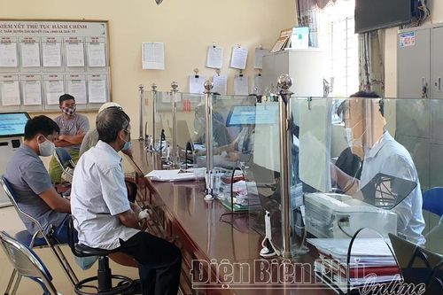Hướng tới sự hài lòng của nhân dân