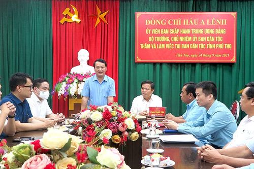 Bộ trưởng, Chủ nhiệm Ủy ban dân tộc Hầu A Lềnh làm việc với Ban Dân tộc tỉnh