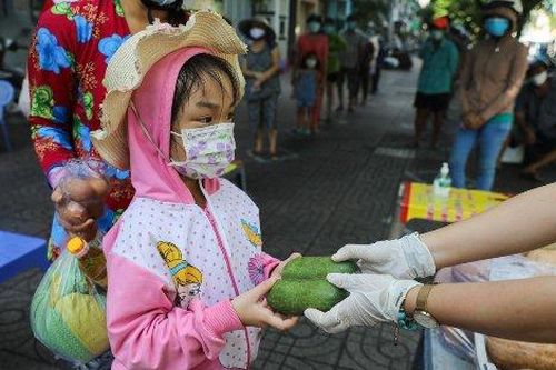 Triển khai các biện pháp chăm sóc trẻ em mồ côi do đại dịch Covid-19
