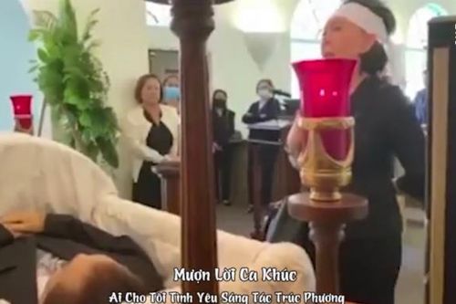 Danh ca Giao Linh hát tiễn biệt chồng trong tang lễ
