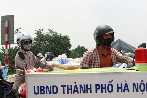 Mỗi ngày Hà Nội 'mời' gần 3.000 người 'quay đầu' khi có ý định ra/vào thành phố