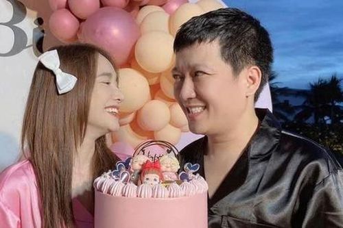 Kỷ niệm 3 năm 'theo chồng bỏ cuộc chơi', Nhã Phương tặng Trường Giang món quà xịn đét