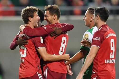 Bayern Munich vẫn thắng đậm dù thi đấu với 10 người