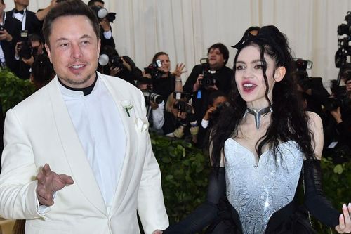 Elon Musk chia tay bạn gái ca sĩ