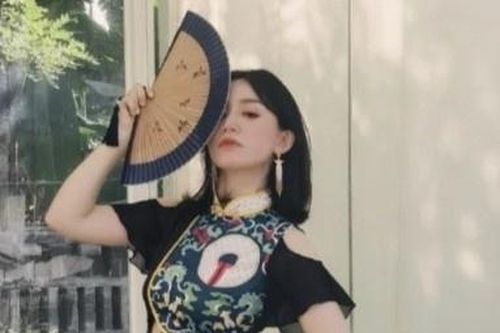 Hot girl sống ảo nơi cửa chùa tại Trung Quốc bị xóa tài khoản