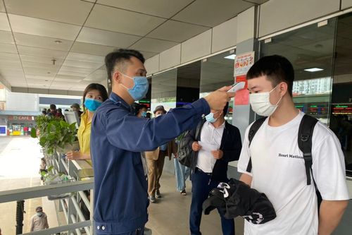 Bộ GTVT bỏ đề xuất chỉ hành khách tiêm vaccine được đi lại tại nơi áp dụng 'bình thường mới'