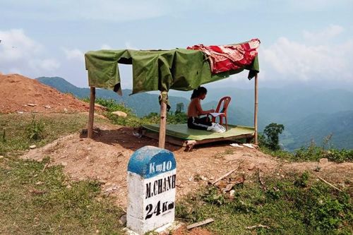 Học trực tuyến vùng khó: Lên đồi, xuống sông... tìm sóng