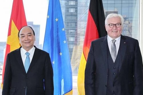 Chủ tịch nước Nguyễn Xuân Phúc gặp Tổng thống Đức Frank-Walter Steinmeier