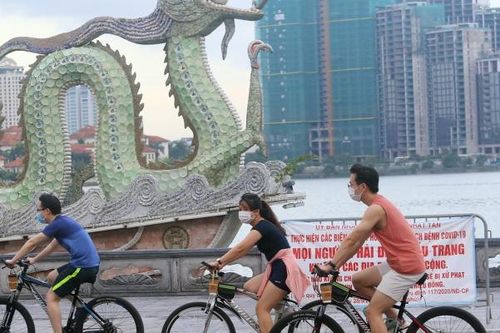 Hà Nội xử phạt người dân thản nhiên đạp xe, tập thể dục bất chấp lệnh cấm