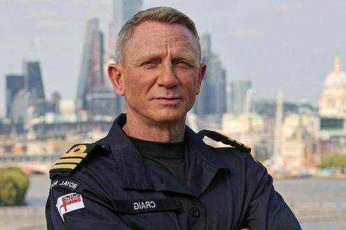 Điệp viên 007 Daniel Craig được phong làm sĩ quan Hoàng gia Anh