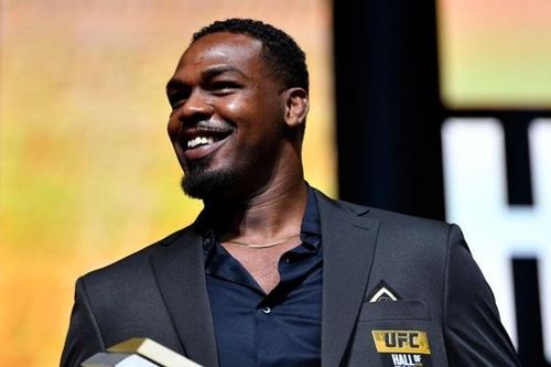 Vừa được vinh danh ở giải UFC Hall Of Fame, cựu vô địch hạng bán nặng Jon Jones bị bắt giữ