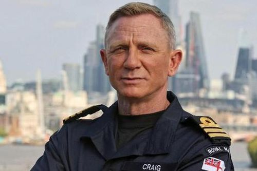 'James Bond' Daniel Craig được phong làm sĩ quan danh dự Hải quân Hoàng gia Anh