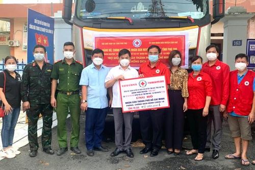 Tiếp sức giúp người dân thành phố Hồ Chí Minh chống dịch