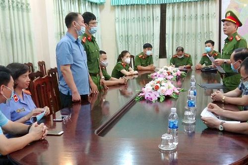 Cuộc chiến cam go không tiếng súng