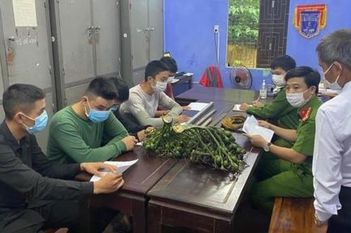 Nhóm thanh niên đi trộm bị phát hiện bỏ chạy, sau đó quay lại đánh chủ nhà