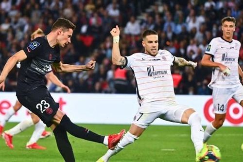 Messi ngồi khán đài chứng kiến Neymar cùng PSG tái lập kỳ tích lịch sử