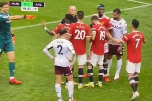 'Chiêu trò' của thủ môn Aston Villa khiến tiền vệ Man Utd sút hỏng quả phạt 11m
