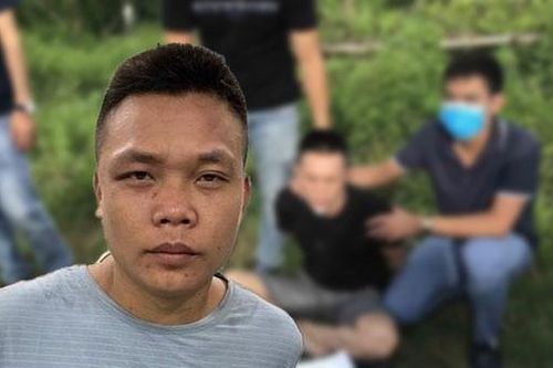 Bị vây bắt, đối tượng mang lệnh truy nã đặc biệt dùng súng tự chế chống trả công an