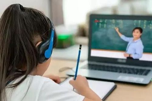 Trẻ học online tại nhà: Tránh áp lực, tạo niềm vui
