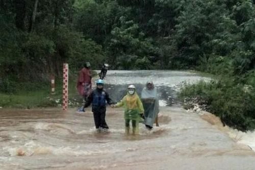 Về quê tránh dịch, người đàn ông tử vong khi đi bắt cá