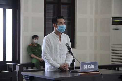Vì ghen tuông, gây sự chồng cũ bị người tình mới đâm trọng thương