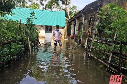 Mưa lớn kéo dài khiến hàng nghìn hộ dân vùng biển Hoằng Hóa bị ngập lụt