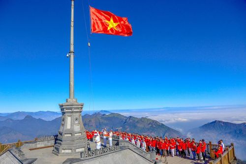 Gạch nối quá khứ và tương lai