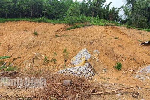 Mưa lớn làm sạt lở tại xã Cúc Phương