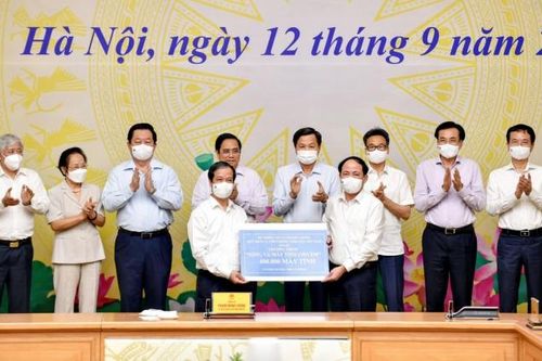 'Sóng và máy tính cho em' - Trao cơ hội tiếp cận tri thức