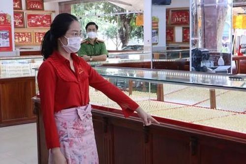Khởi tố nữ nhân viên trộm 2.380 nhẫn vàng của chủ tiệm vàng
