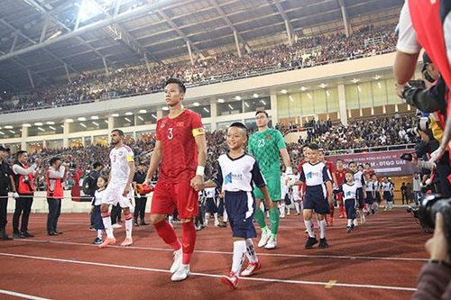 Ai lo cho đội tuyển quốc gia?