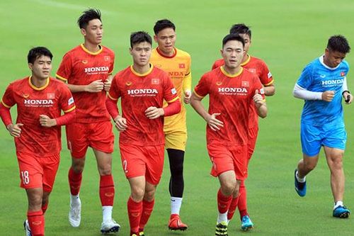 HLV Park Hang Seo 'chỉnh thước ngắm'