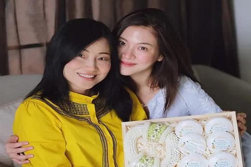 'Ngọc nữ' Thái Lan hé lộ 'gia đình cực phẩm', netizen khen hết lời