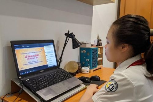 Các trường học trên địa bàn TP. Hà Nội tiếp tục dạy học trực tuyến