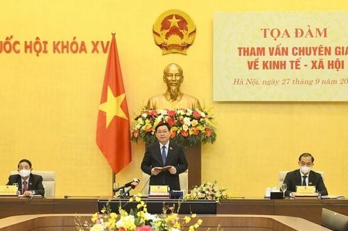 Chủ tịch Quốc hội: Không thể lạc quan một chiều, phải dự báo tác động của thế giới đến Việt Nam