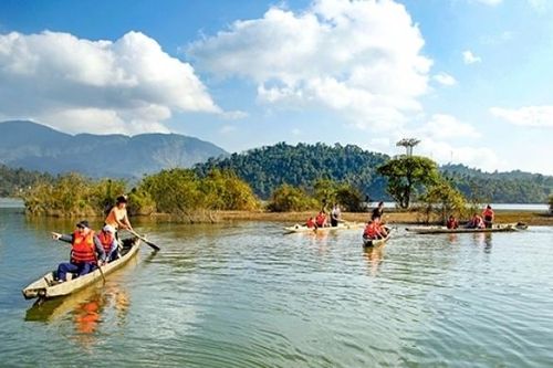 Mênh mông sóng nước hồ Pá Khoang
