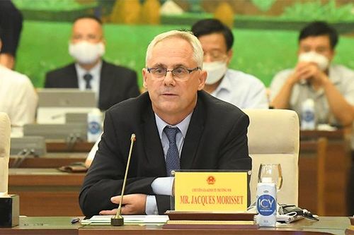 Chuyển hướng phòng chống dịch, đẩy mạnh tiêm vắc xin gắn với lộ trình mở cửa