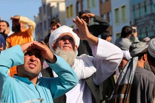 Taliban treo thi thể nghi phạm bắt cóc ngay giữa thành phố để răn đe