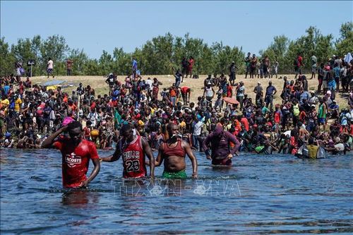 Mexico nối lại các chuyến bay hồi hương người di cư Haiti