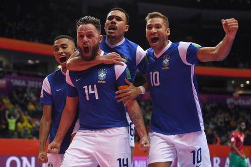 Brasil chạm trán Argentina tại bán kết