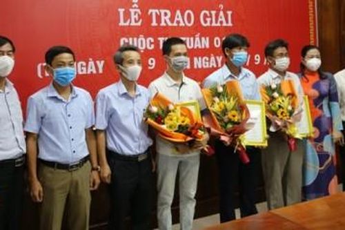 Chính trị - Xã hội Theo dòng thời sự Trao giải tuần 1 cuộc thi tìm hiểu Nghị quyết của Đại hội Đảng toàn quốc và Đại hội Đảng bộ tỉnh