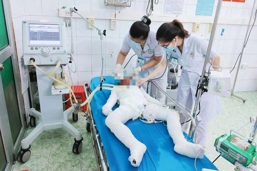 Công an điều tra vụ bố và 2 con gái chết do cháy nhà ở Tuyên Quang