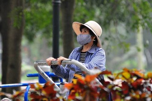 Từ ngày mai, người Hà Nội được tập thể dục ngoài trời, không tập trung quá 10 người