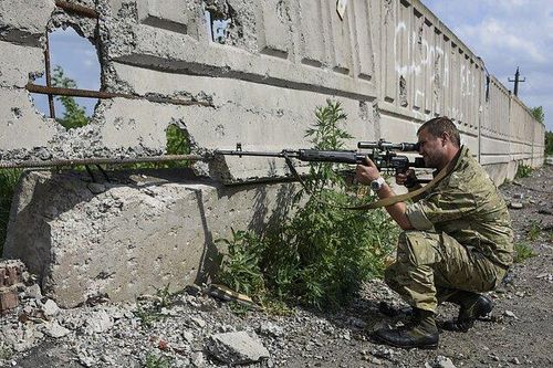 Ukraine tố lính bắn tỉa Nga tới Donbass, Moscow phủ nhận hoàn toàn