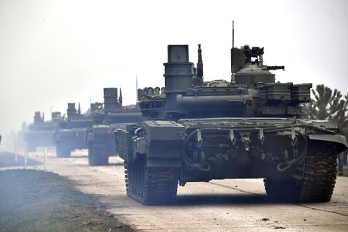 Serbia điều xe tăng tối tân mới được Nga viện trợ tới biên giới Kosovo