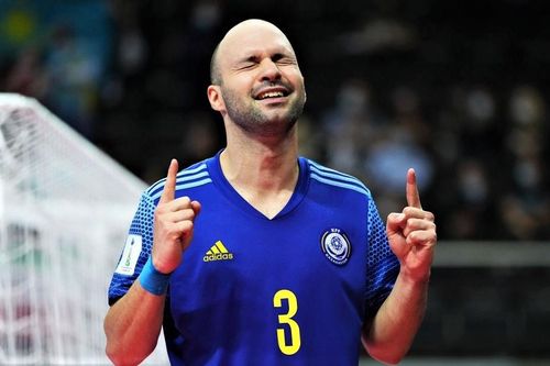Xác định 2 cặp đấu ở bán kết futsal World Cup