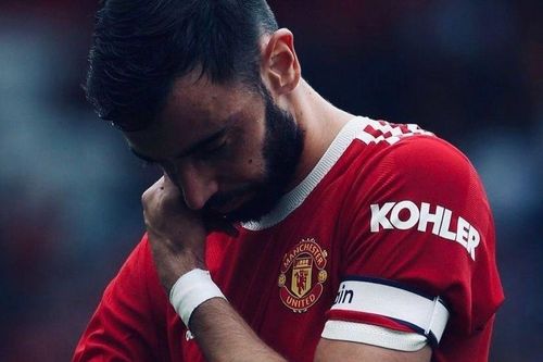Bruno Fernandes xin lỗi và sự giả tạo của các ngôi sao bóng đá