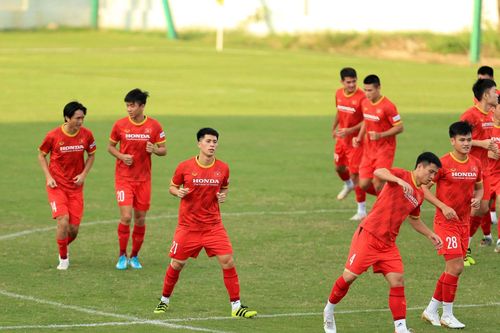 Đình Trọng hồi phục, Thanh Thịnh và Xuân Mạnh bắt nhịp nhanh